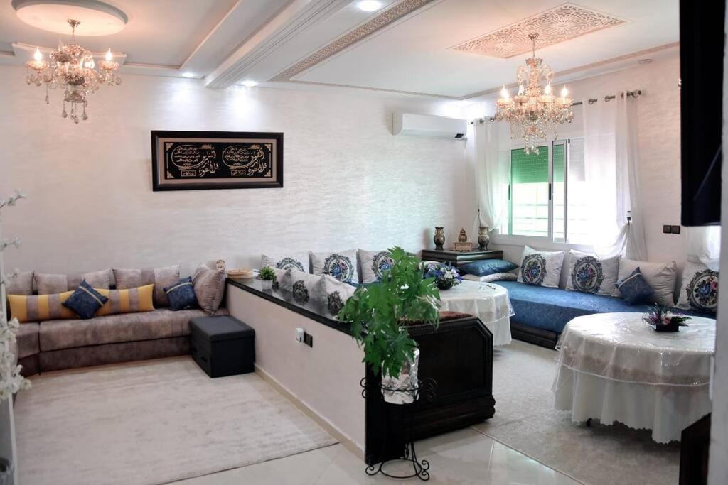 Appartement Azurite - Traditionnel & Spacieux Fez Esterno foto