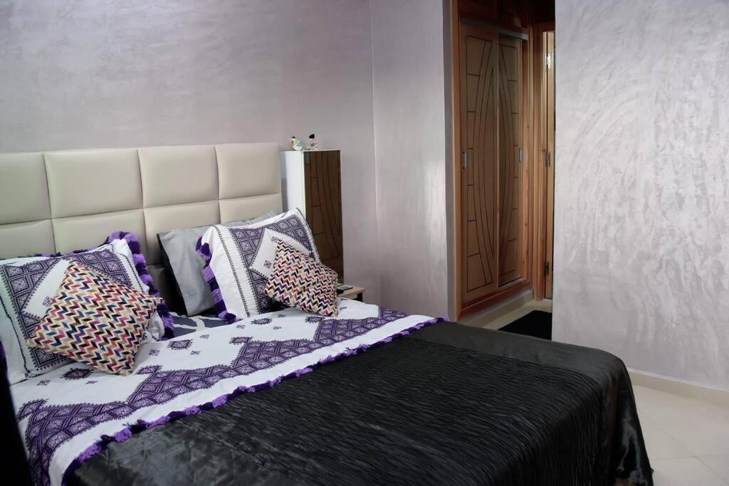 Appartement Azurite - Traditionnel & Spacieux Fez Esterno foto